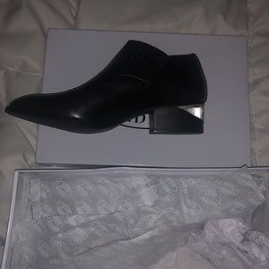 Like new shoes size 7